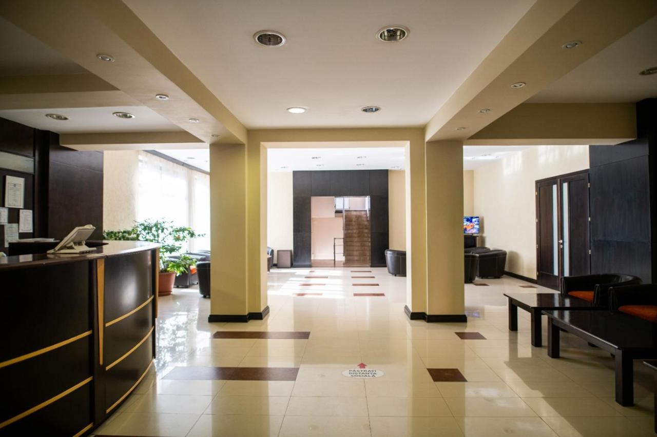 Hotel วาสลุย ภายนอก รูปภาพ
